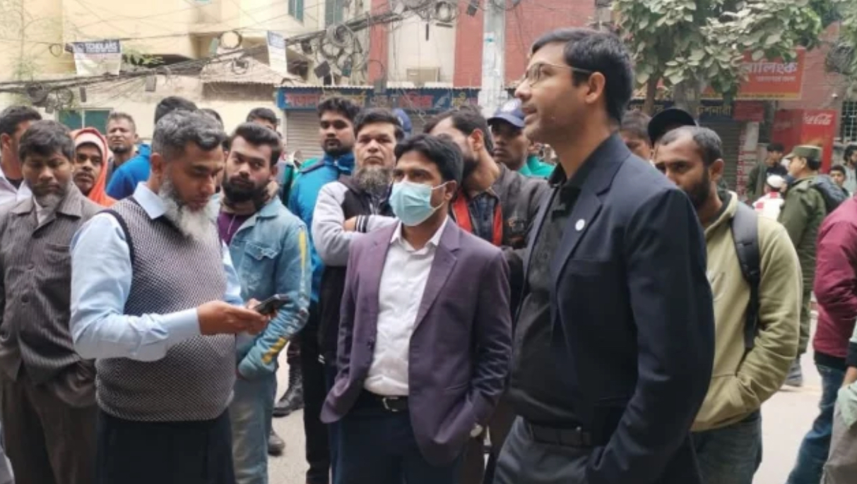উত্তরায় রাজউকের মোবাইল কোর্ট :  রেস্টুরেন্ট, ফাস্টফুড ও বিভিন্ন দোকান সিলগালা