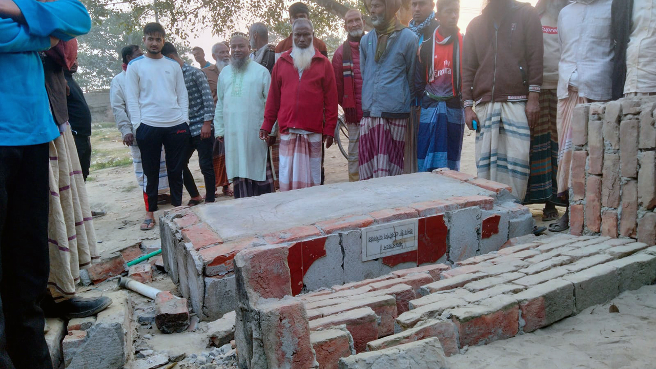 সিরাজগঞ্জে হাত ধোয়ার বেসিন ধসে ২ শিশুর মৃত্যু: আহত ১
