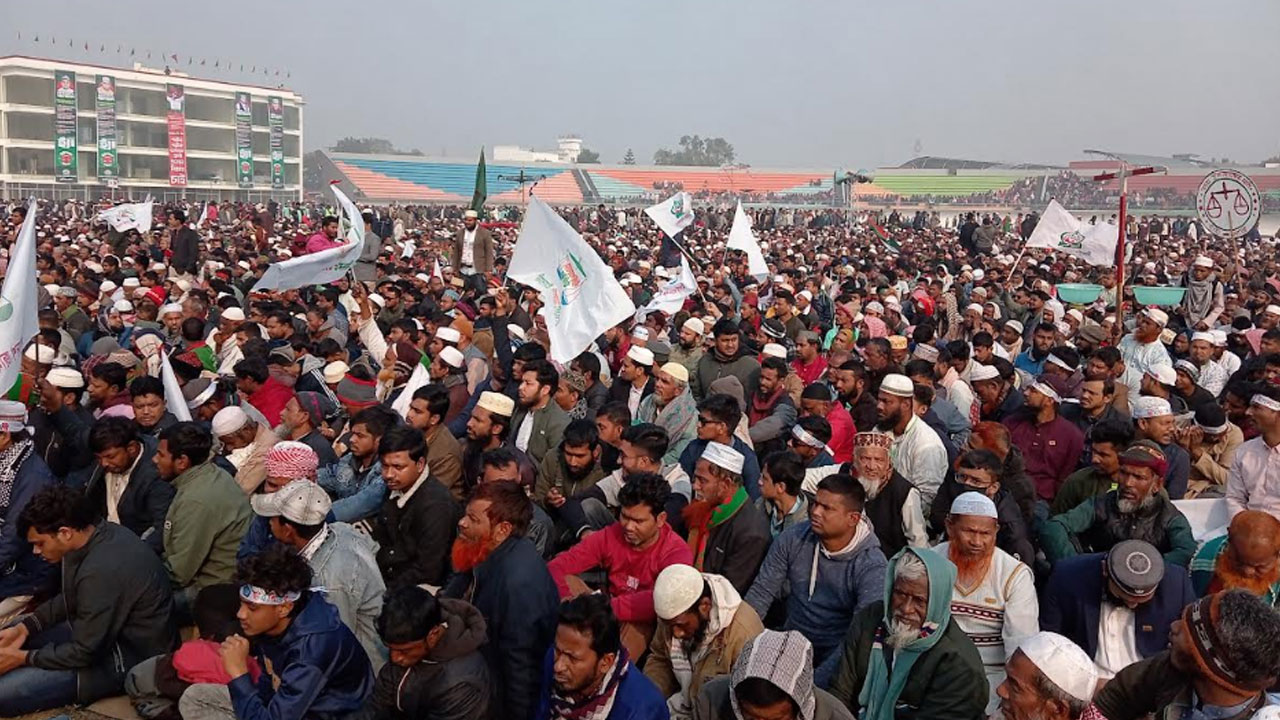 কুষ্টিয়ায় জামায়াতের আমিরের জনসভা ঘিরে ঢল নেমেছে নেতাকর্মীদের