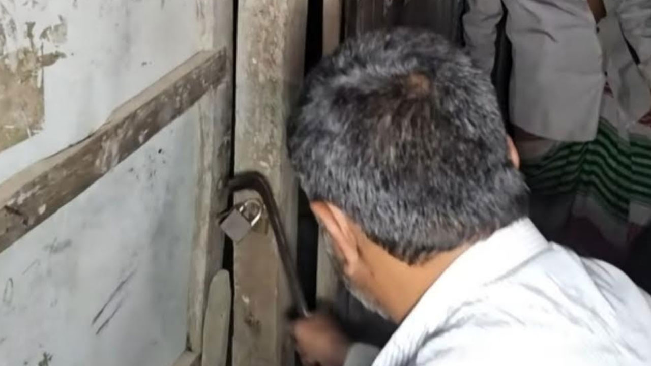 ভোলায় বিএনপির নাম ভাঙিয়ে দোকান দখল, এমপির হস্তক্ষেপে উদ্ধার*